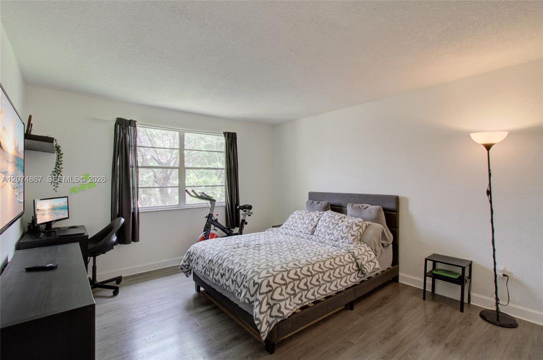 For Rent: $2,400 (2 beds, 2 baths, 1060 Square Feet)