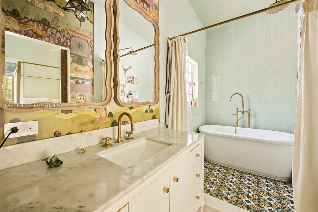 For Sale: $1,995,000 (4 beds, 2 baths, 2071 Square Feet)