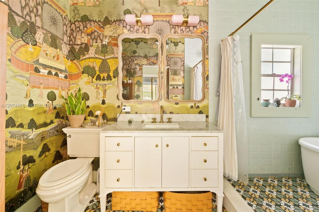For Sale: $1,995,000 (4 beds, 2 baths, 2071 Square Feet)