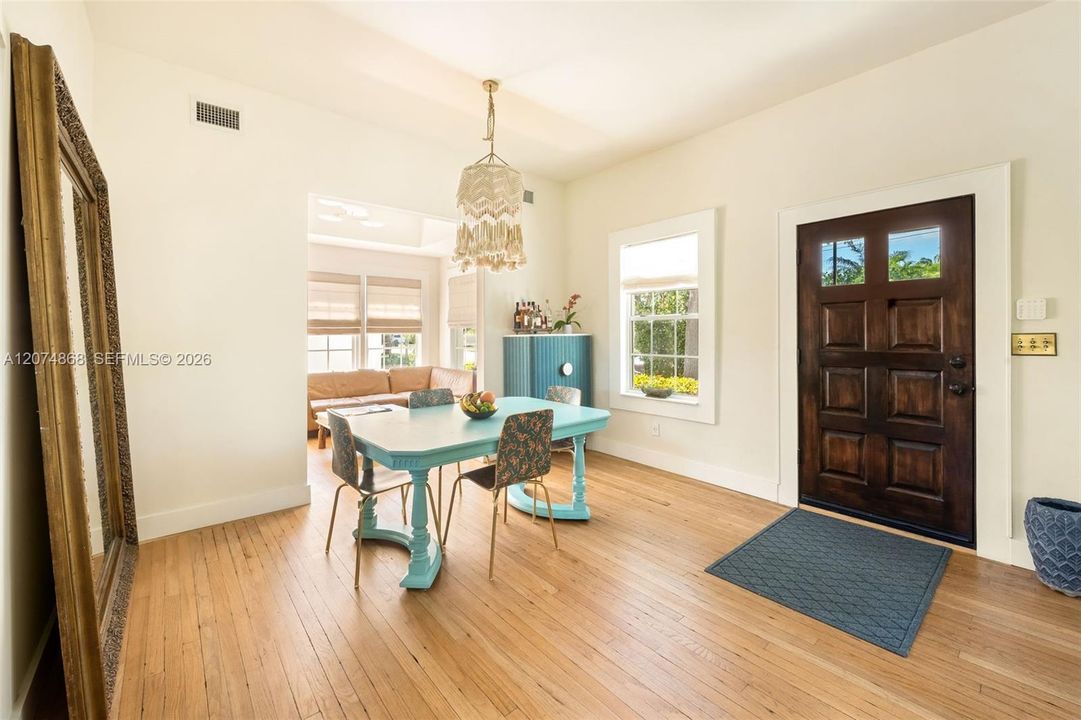For Sale: $1,995,000 (4 beds, 2 baths, 2071 Square Feet)