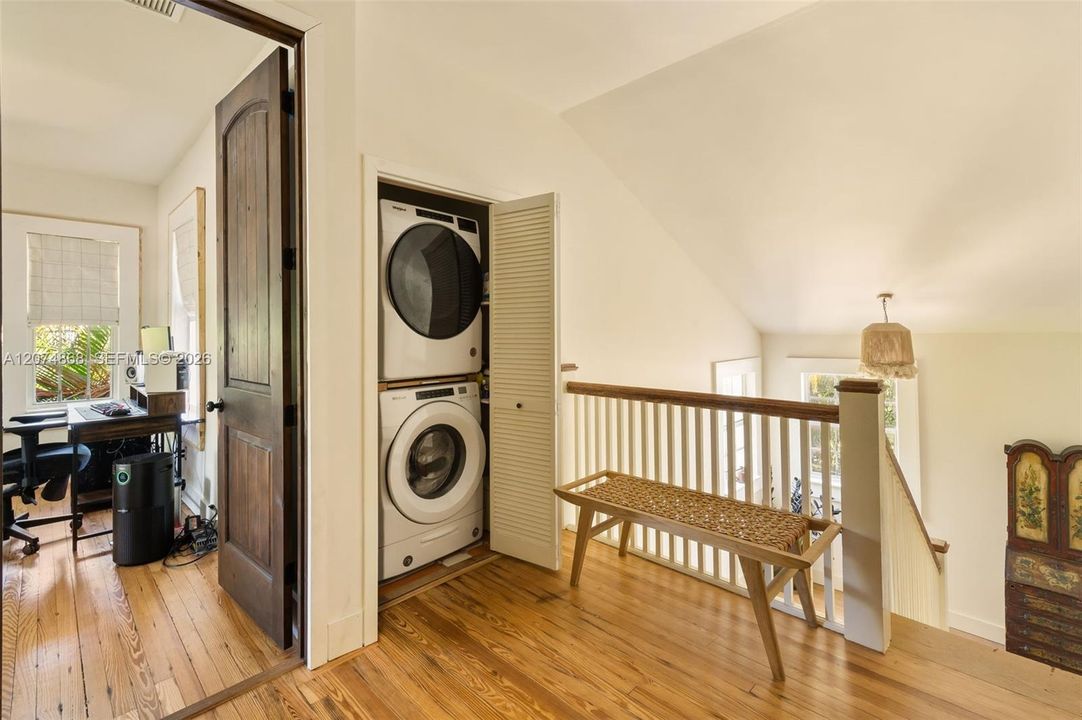 For Sale: $1,995,000 (4 beds, 2 baths, 2071 Square Feet)