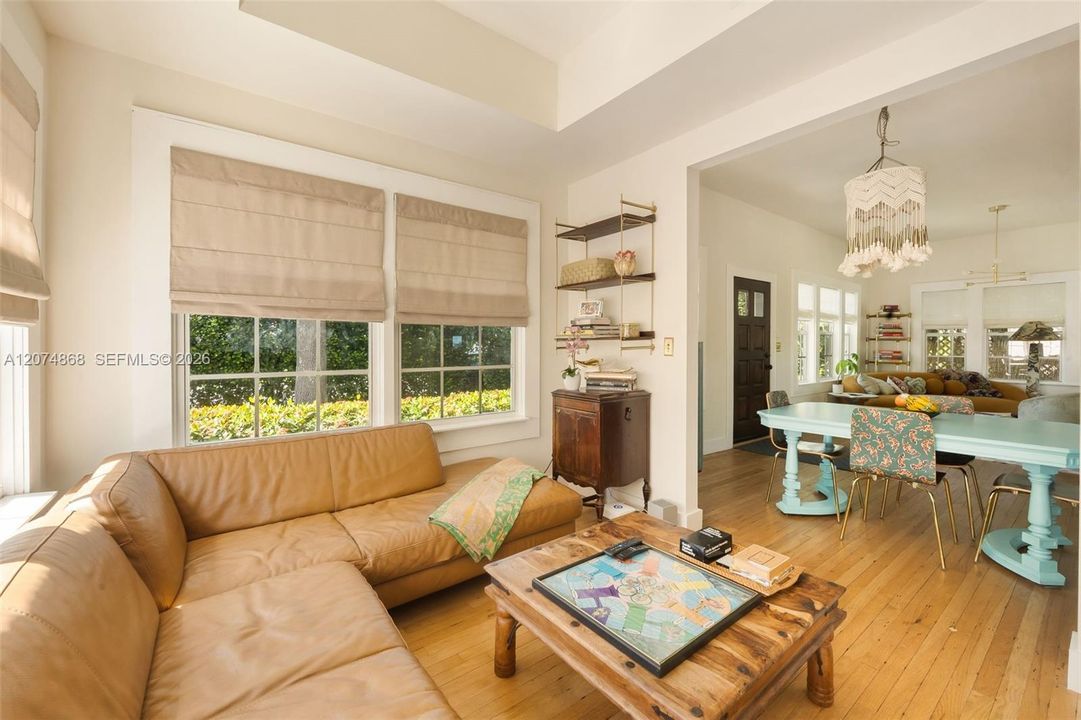For Sale: $1,995,000 (4 beds, 2 baths, 2071 Square Feet)