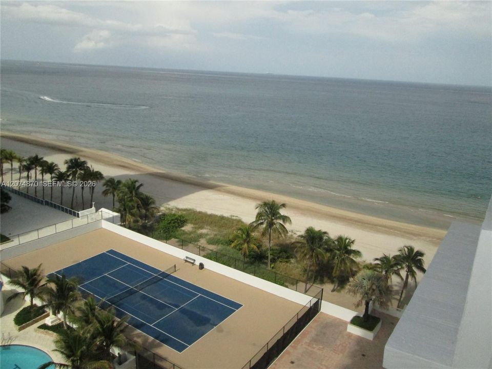 For Rent: $4,800 (2 beds, 2 baths, 1600 Square Feet)