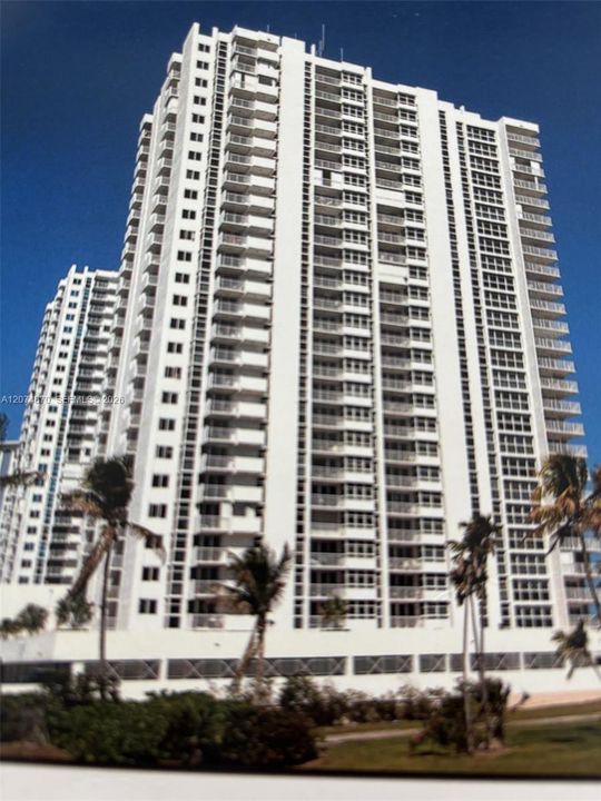 For Rent: $4,800 (2 beds, 2 baths, 1600 Square Feet)