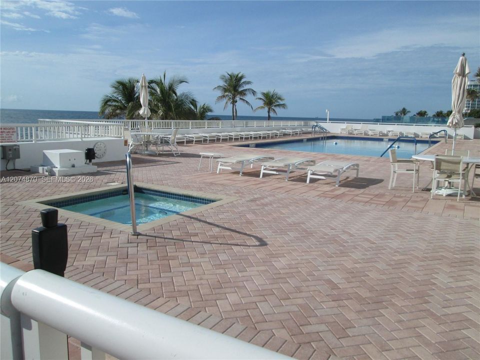 For Rent: $4,800 (2 beds, 2 baths, 1600 Square Feet)