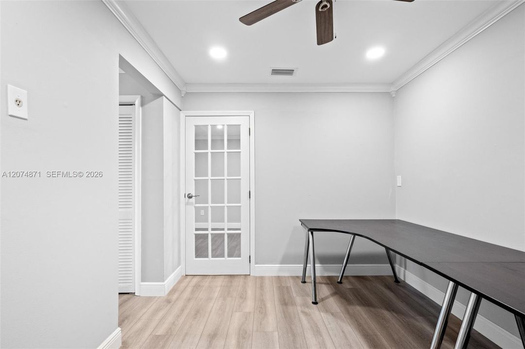 For Sale: $889,000 (4 beds, 2 baths, 2605 Square Feet)