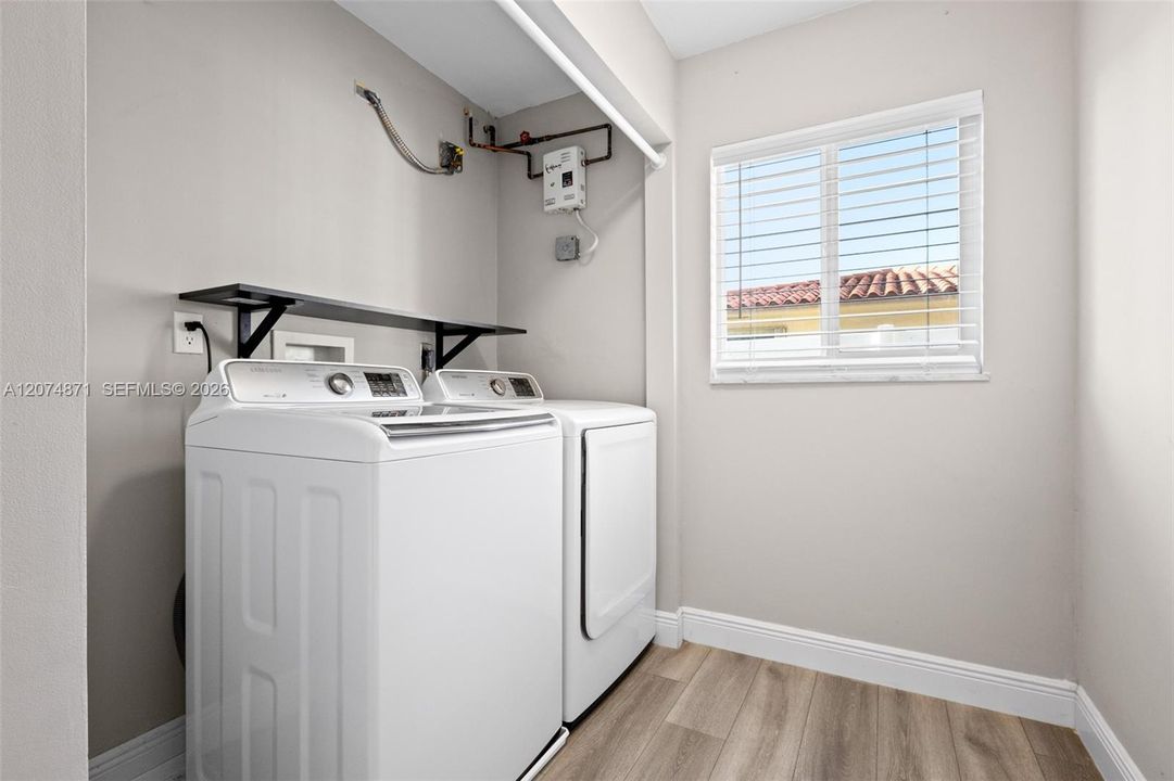 For Sale: $889,000 (4 beds, 2 baths, 2605 Square Feet)