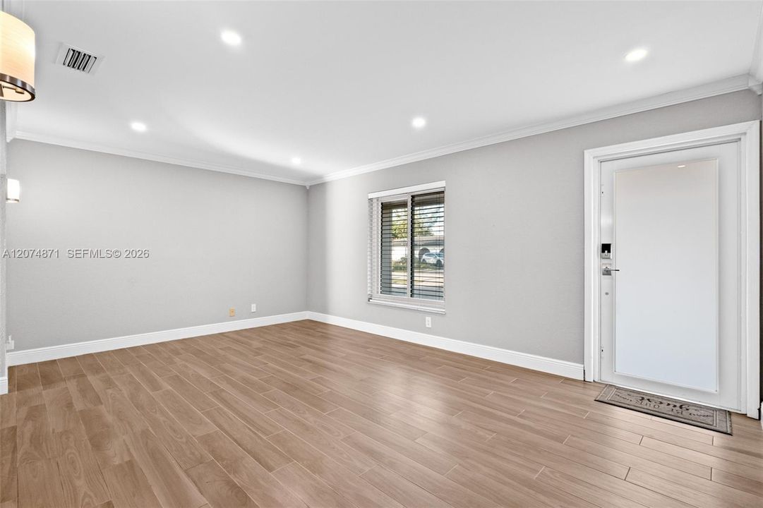 For Sale: $889,000 (4 beds, 2 baths, 2605 Square Feet)