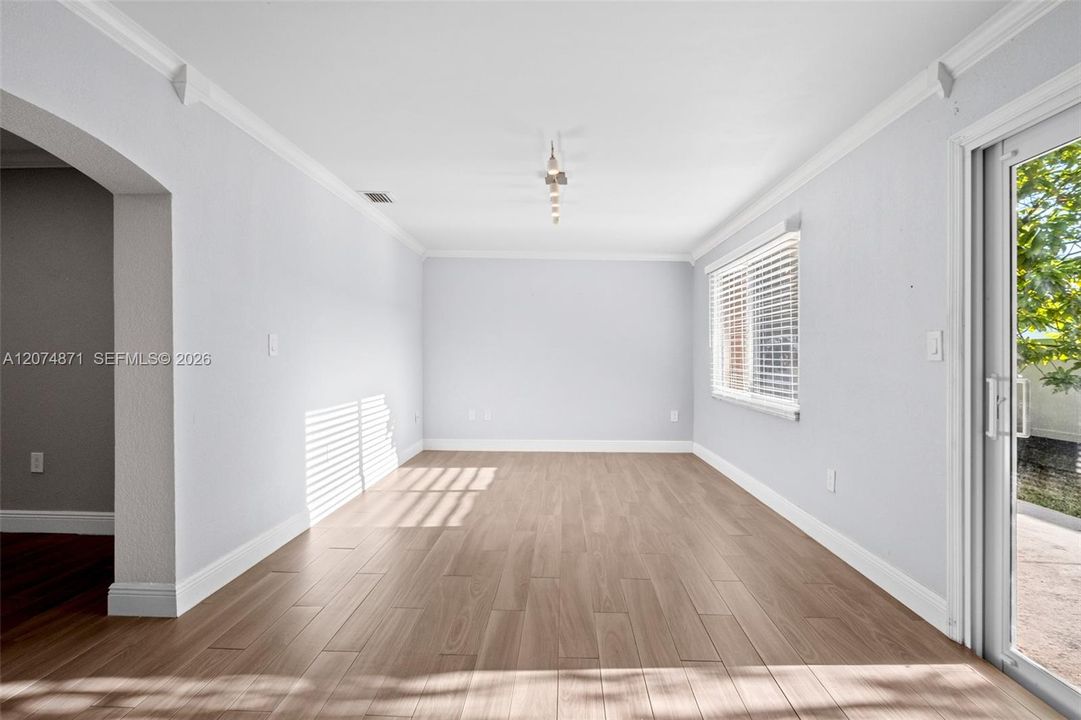 For Sale: $889,000 (4 beds, 2 baths, 2605 Square Feet)