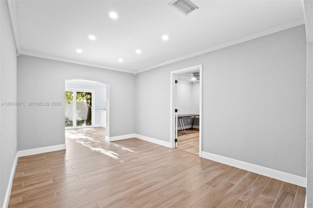 For Sale: $889,000 (4 beds, 2 baths, 2605 Square Feet)