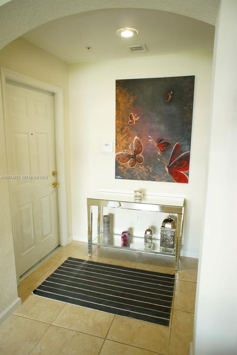 For Rent: $2,800 (3 beds, 2 baths, 1207 Square Feet)