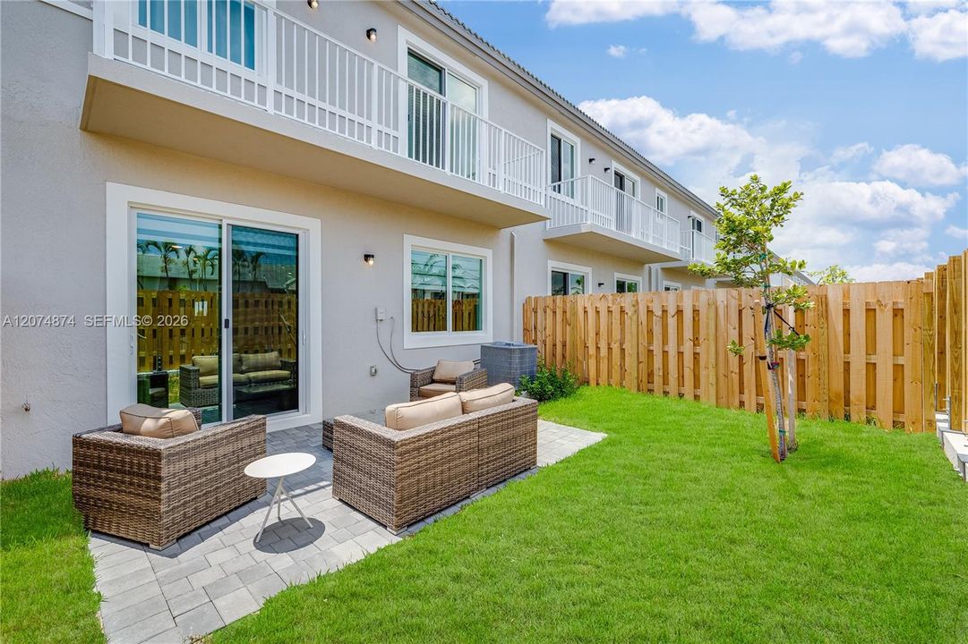 For Sale: $465,390 (3 beds, 3 baths, 1746 Square Feet)