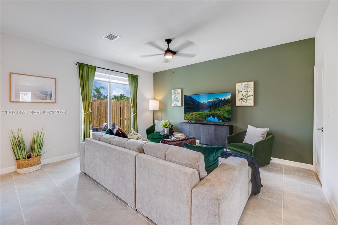 For Sale: $465,390 (3 beds, 3 baths, 1746 Square Feet)
