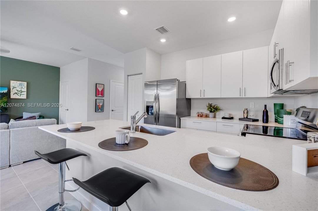 For Sale: $465,390 (3 beds, 3 baths, 1746 Square Feet)