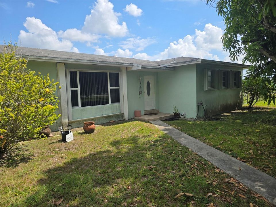 For Sale: $649,000 (3 beds, 2 baths, 2152 Square Feet)