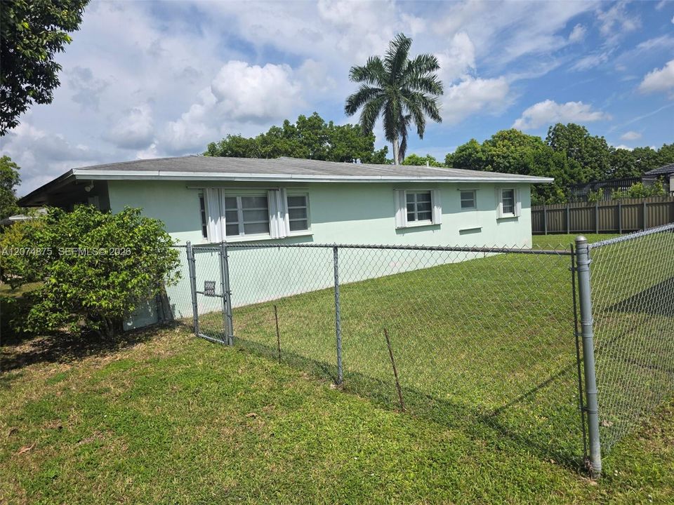 For Sale: $649,000 (3 beds, 2 baths, 2152 Square Feet)