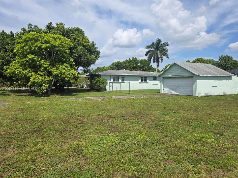 For Sale: $649,000 (3 beds, 2 baths, 2152 Square Feet)