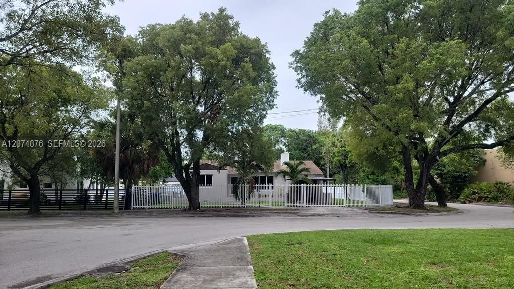 For Rent: $2,000 (2 beds, 1 baths, 0 Square Feet)