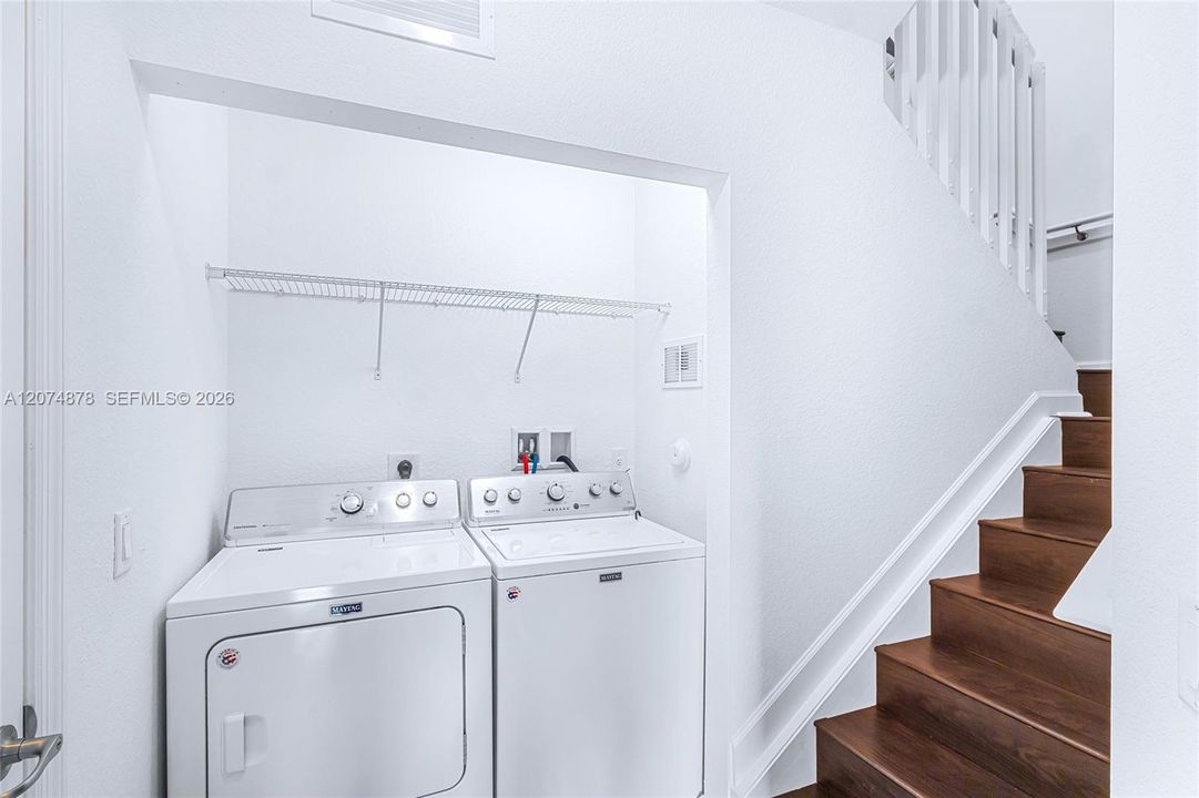 For Sale: $449,000 (3 beds, 2 baths, 1349 Square Feet)
