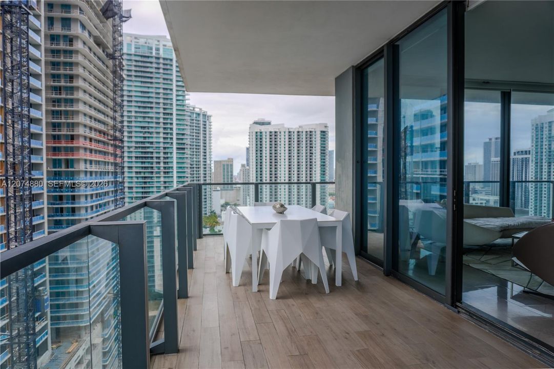 For Sale: $1,480,000 (3 beds, 3 baths, 1645 Square Feet)