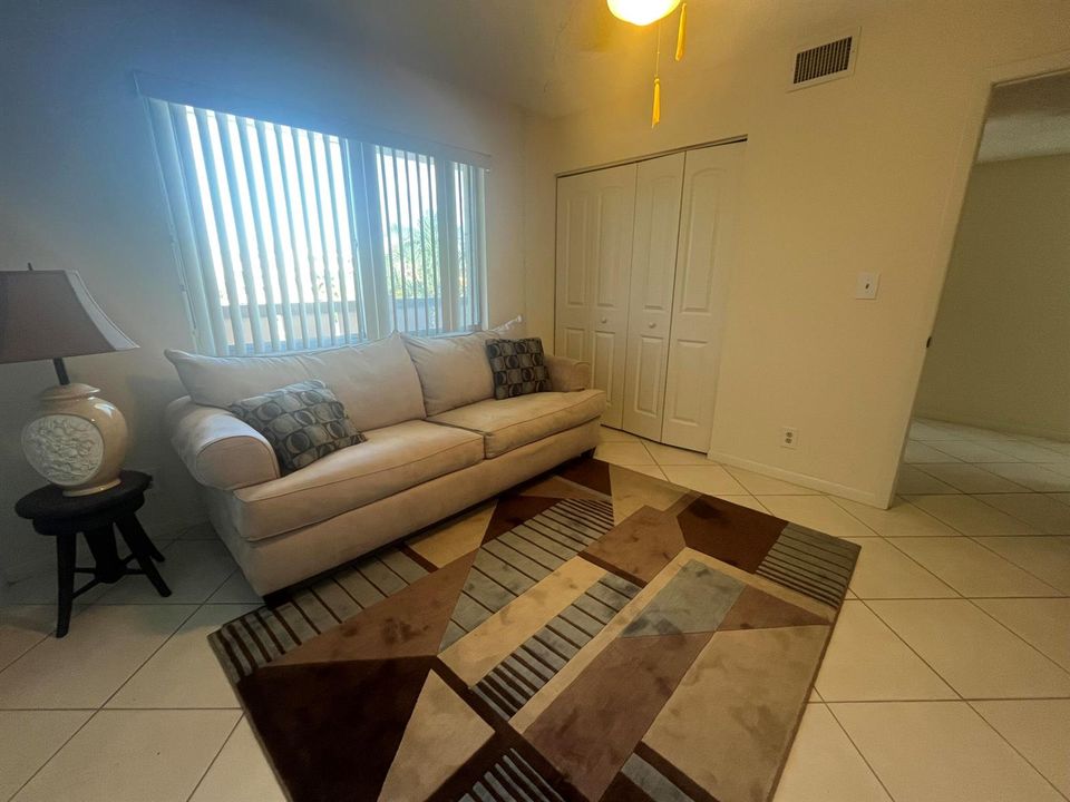 guest/2nd bedroom