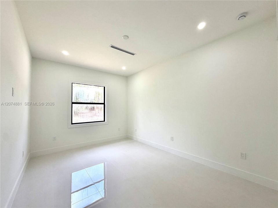 For Sale: $629,900 (4 beds, 2 baths, 2004 Square Feet)