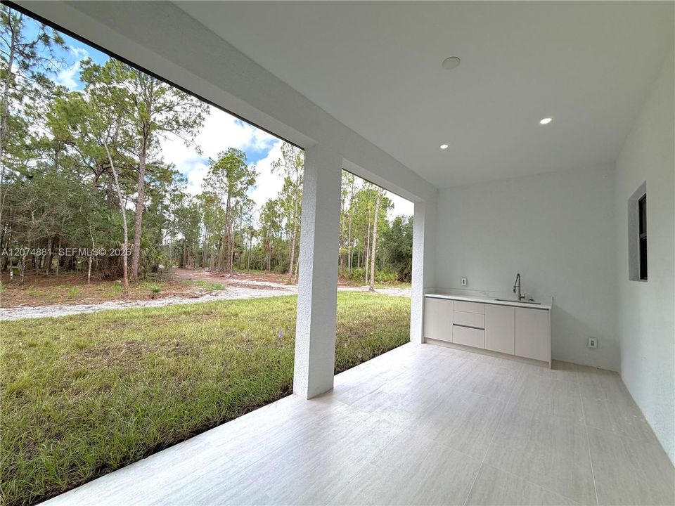 For Sale: $629,900 (4 beds, 2 baths, 2004 Square Feet)