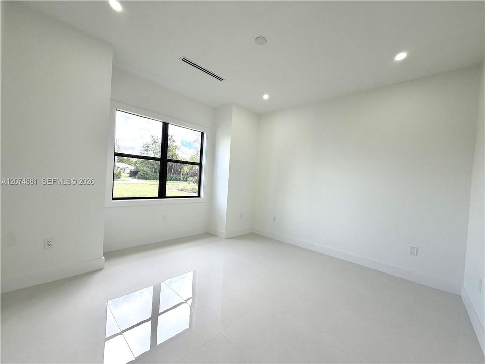 For Sale: $629,900 (4 beds, 2 baths, 2004 Square Feet)