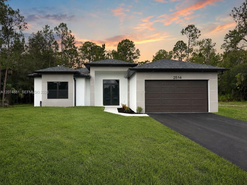 For Sale: $629,900 (4 beds, 2 baths, 2004 Square Feet)