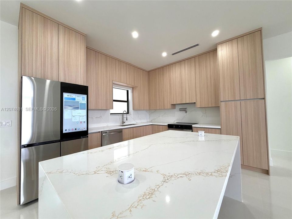For Sale: $629,900 (4 beds, 2 baths, 2004 Square Feet)