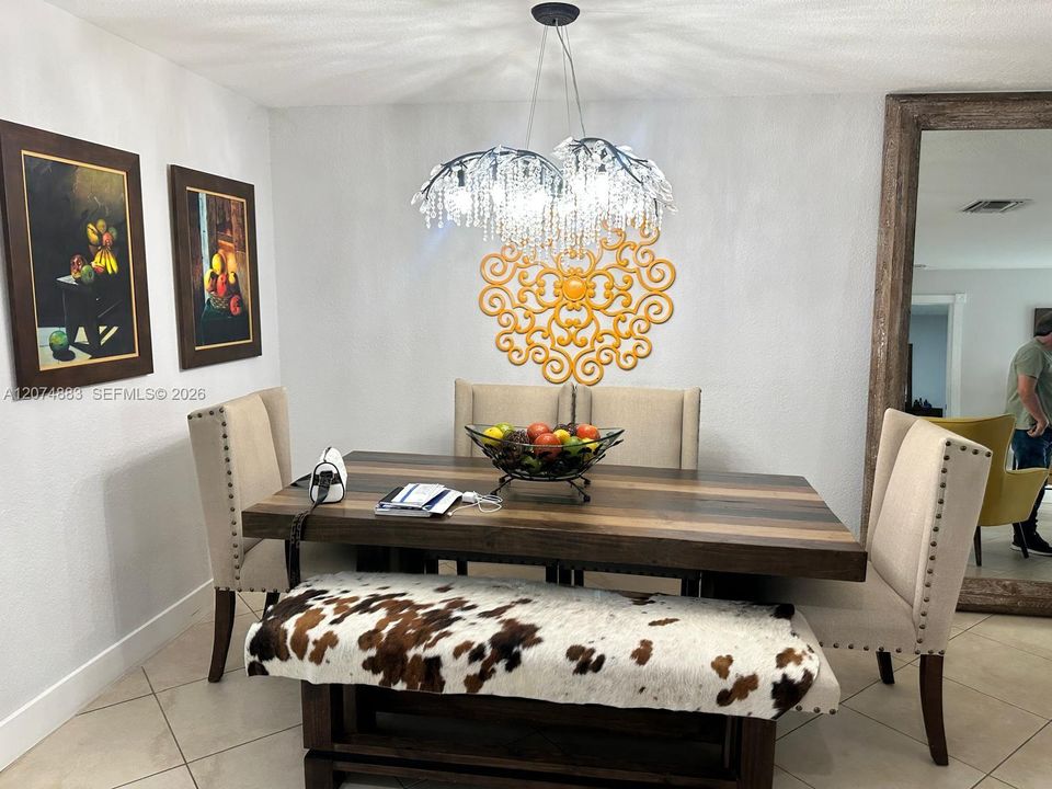 For Rent: $2,950 (2 beds, 2 baths, 2520 Square Feet)