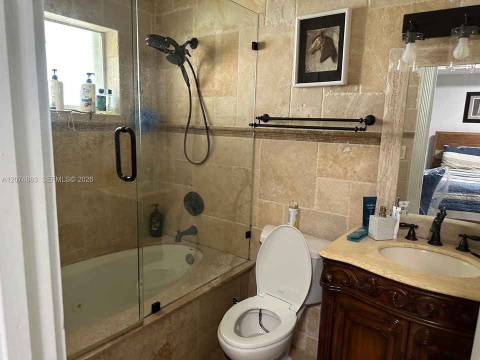 For Rent: $2,950 (2 beds, 2 baths, 2520 Square Feet)