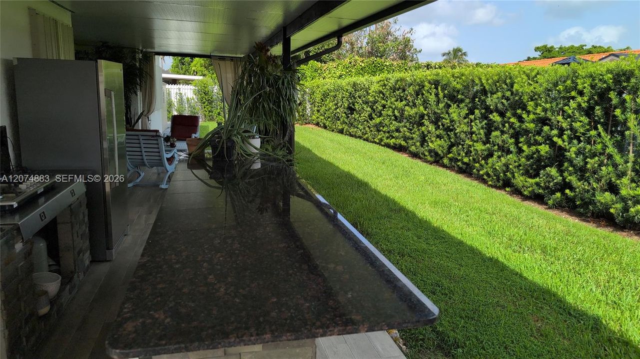 For Rent: $2,950 (2 beds, 2 baths, 2520 Square Feet)