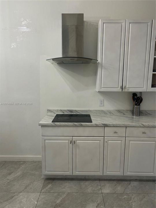 For Rent: $2,800 (2 beds, 2 baths, 860 Square Feet)