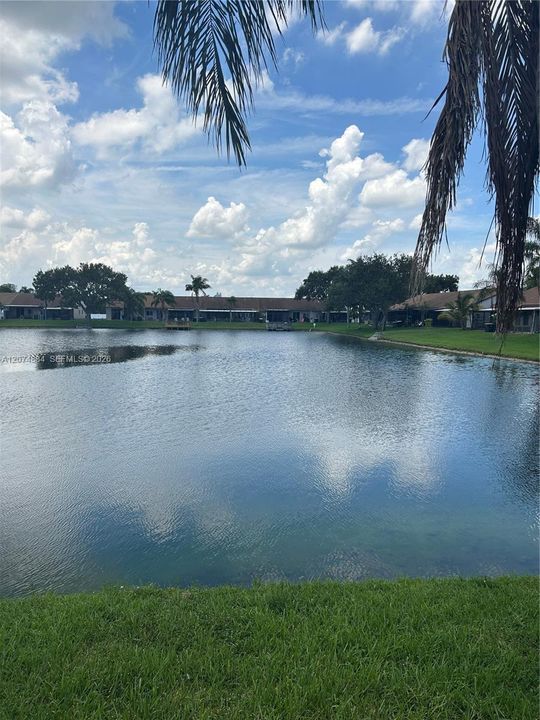 For Rent: $2,800 (2 beds, 2 baths, 860 Square Feet)