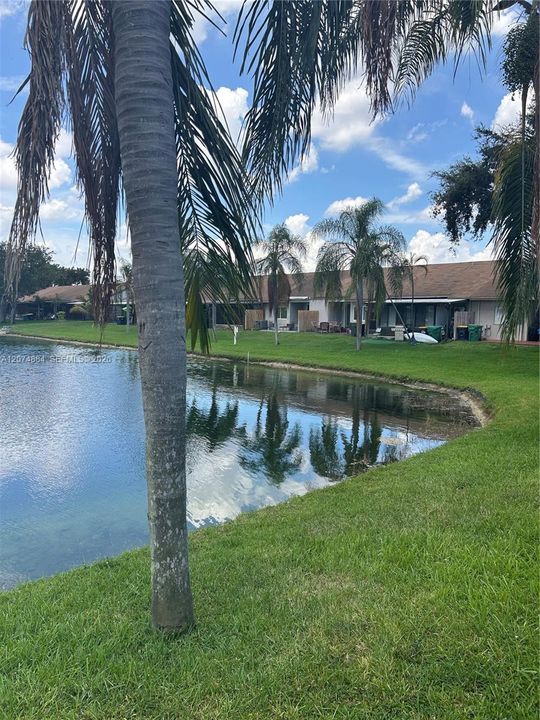 For Rent: $2,800 (2 beds, 2 baths, 860 Square Feet)