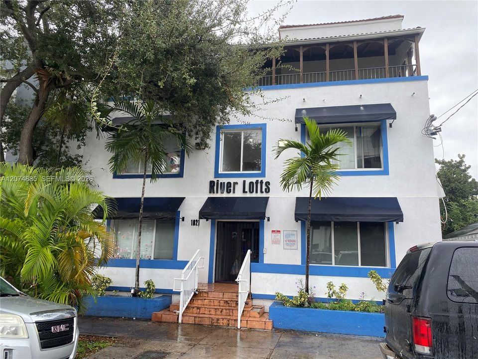 For Rent: $1,375 (1 beds, 1 baths, 465 Square Feet)