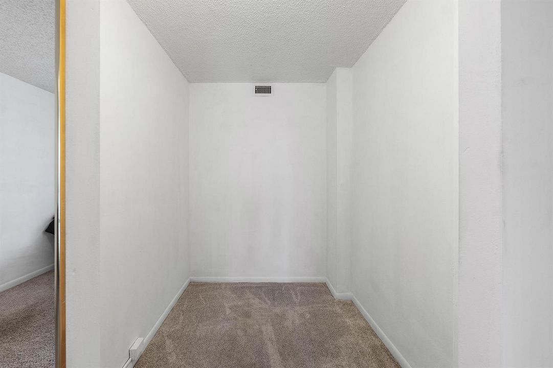 Walk-in Closet