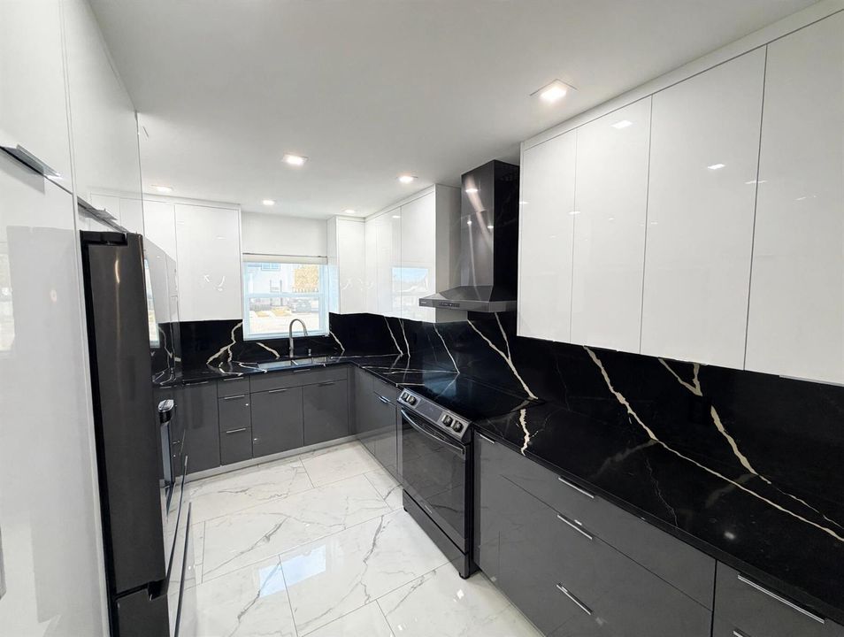 luxury_kitchen_mls