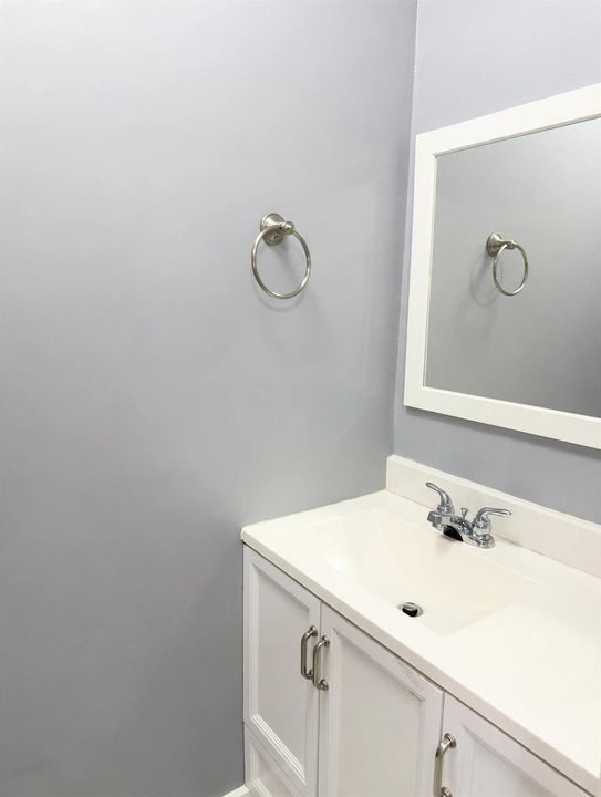 bright_bathroom_renovation