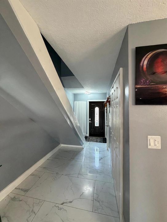 entry_hallway_mls