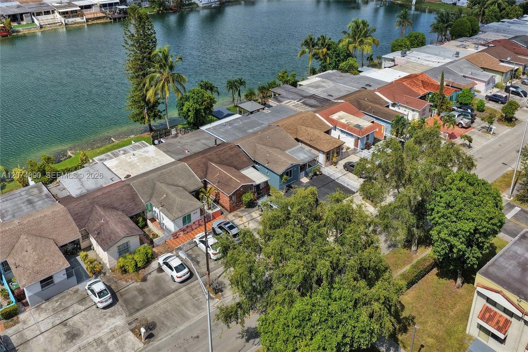 For Sale: $450,000 (3 beds, 2 baths, 1103 Square Feet)