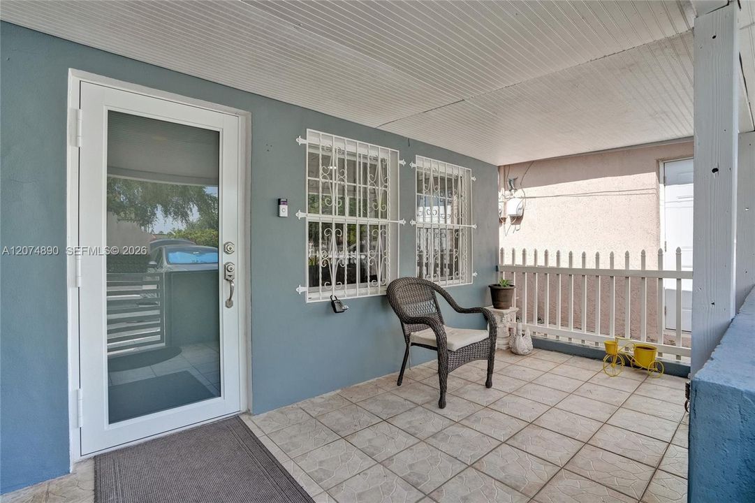 For Sale: $450,000 (3 beds, 2 baths, 1103 Square Feet)