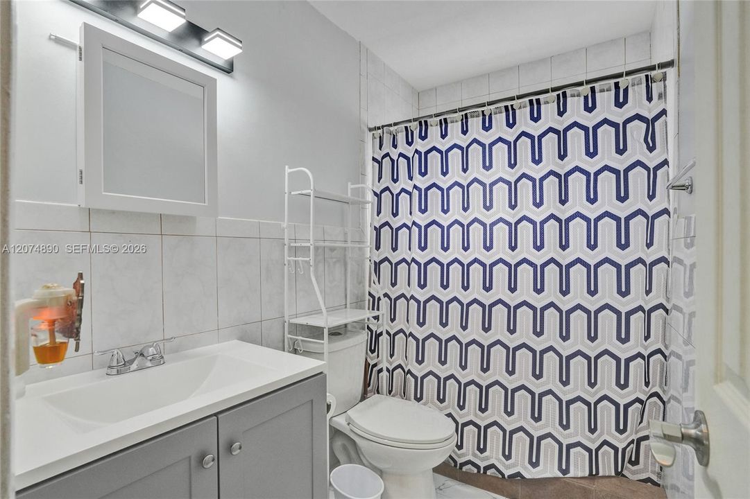 For Sale: $450,000 (3 beds, 2 baths, 1103 Square Feet)