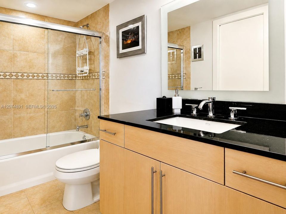 For Rent: $2,100 (1 beds, 1 baths, 660 Square Feet)