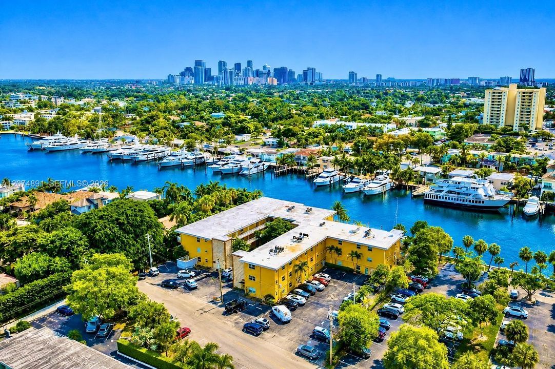 For Rent: $2,100 (1 beds, 1 baths, 660 Square Feet)