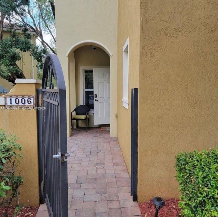 En Renta: $3,000 (3 camas, 3 baños, 1527 Pies cuadrados)