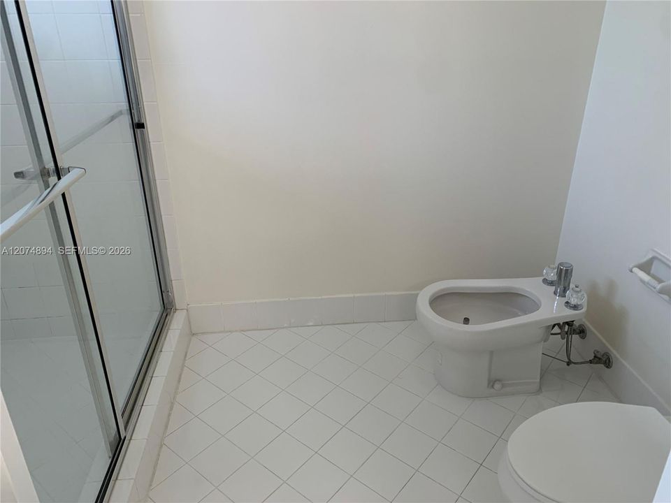 For Rent: $3,850 (3 beds, 2 baths, 1898 Square Feet)