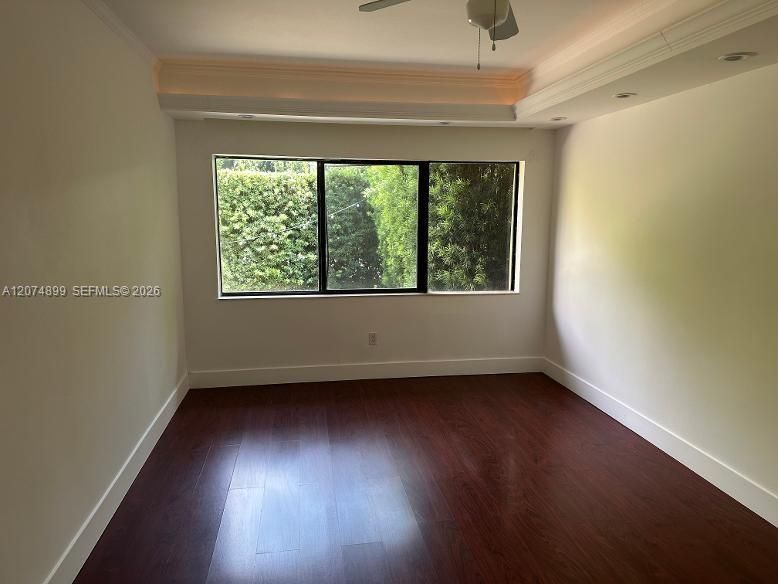 For Rent: $2,300 (1 beds, 1 baths, 706 Square Feet)