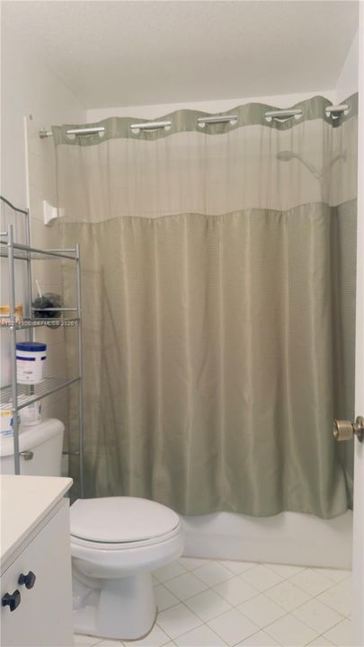 For Sale: $240,000 (2 beds, 2 baths, 910 Square Feet)